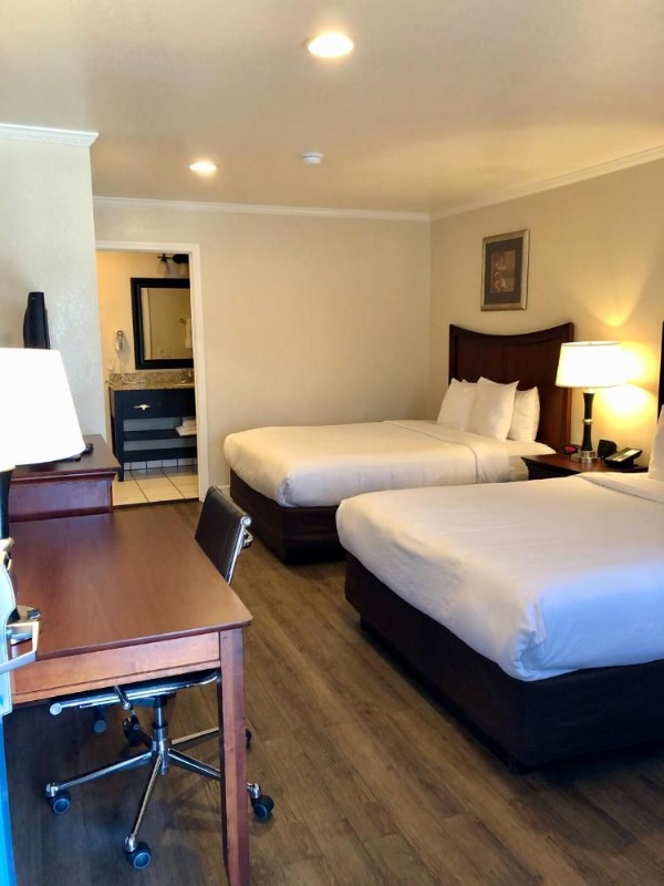 Blu Pacific Hotel image 23